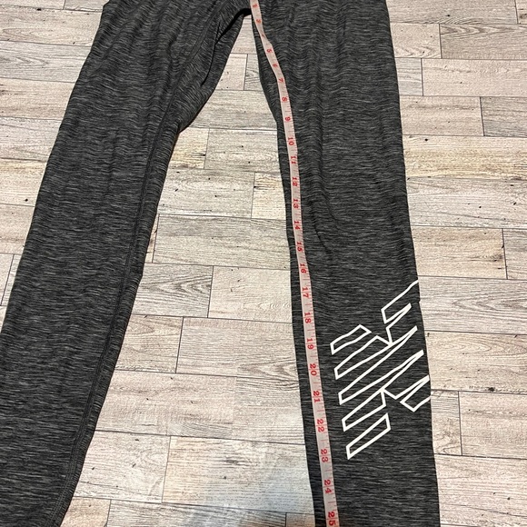 NEW BALANCE NB Dry Black Gray Athletic Leggings White Logo Left Leg Womens XS - Picture 4 of 9